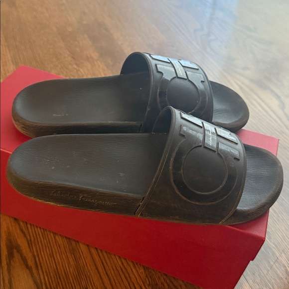 Salvatore Ferragamo Black Logo Slides Groove 2 main image 4